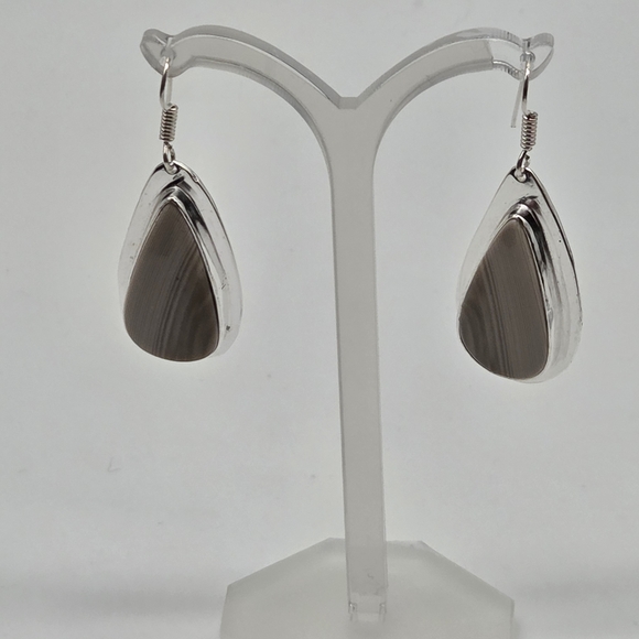 NWOT Handmade Teardrop Shape Striated Agate Earrings - Picture 4 of 8